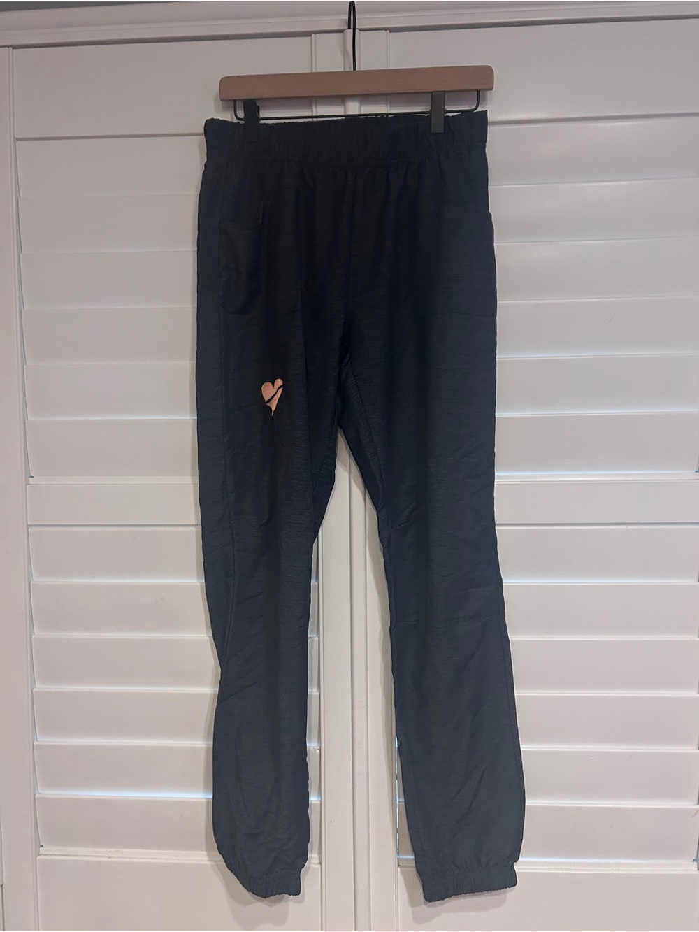 Oiselle Jogger Pant with Pink Heart Accent Black Pink Size 6